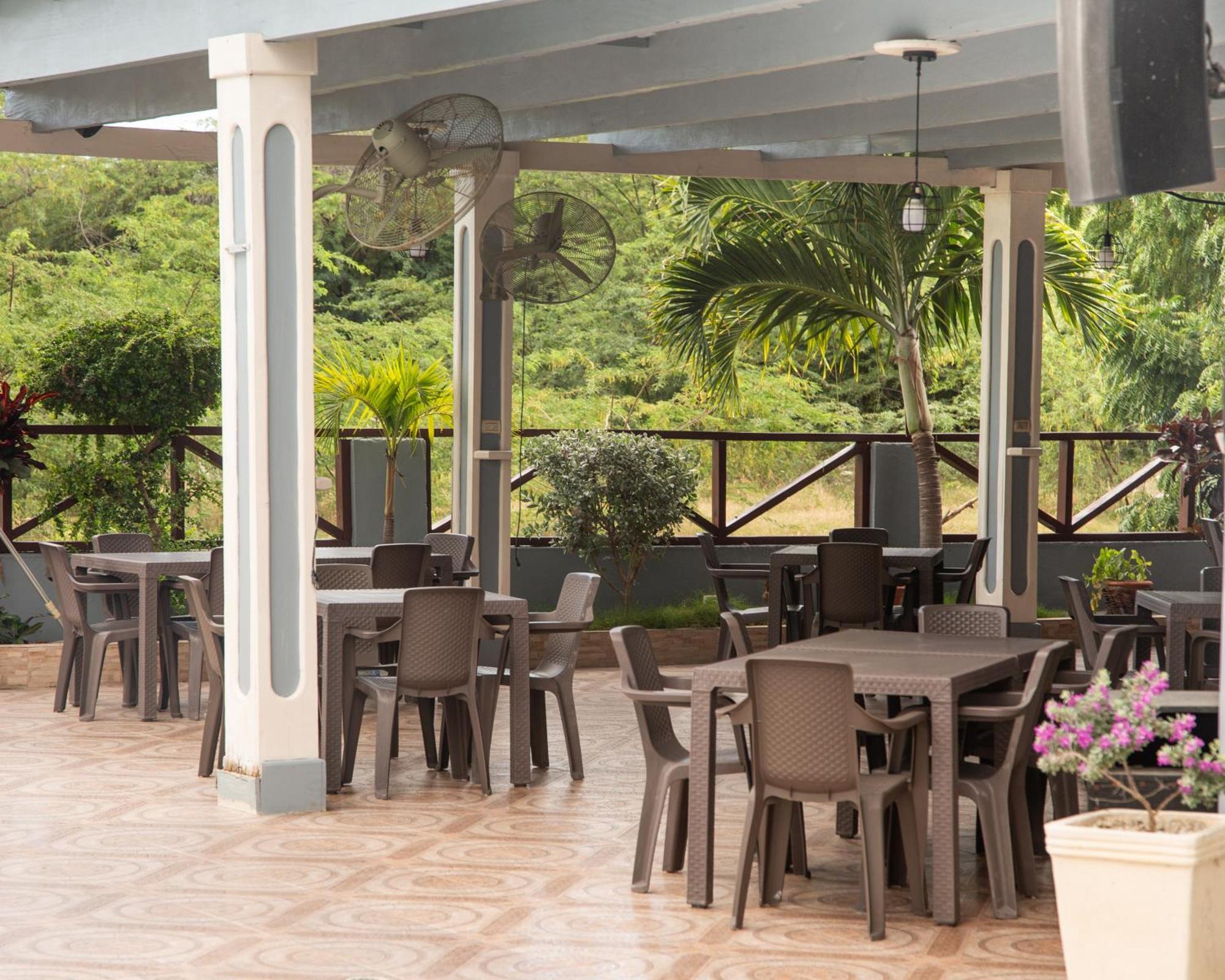 Hotel El Barco Compostela de Azua 외부 사진